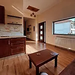 Petroula Pozar * Káto Loutrákion