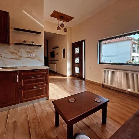 Petroula Pozar * Káto Loutrákion